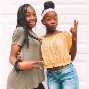 yellow american eagle fitted 3/4 sleeve top